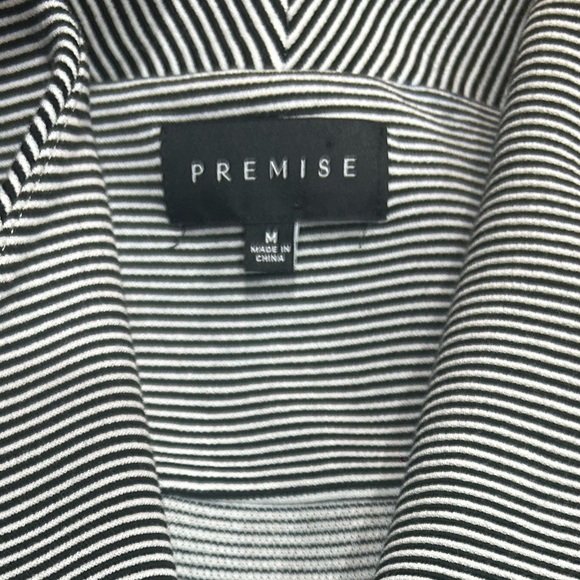 EUC Premise SZM black/wht striped open front blazer w/interior pockets/bust 44” - Picture 4 of 5